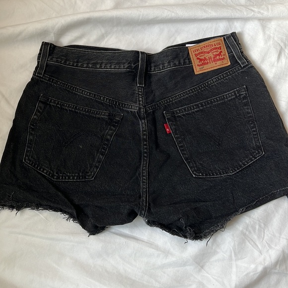 Black Levi jean shorts - Picture 3 of 4